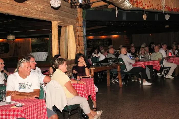 Weiter geht es am Samstag, 25. Juli 2026, mit der Gruppe „Old School Basterds“. 