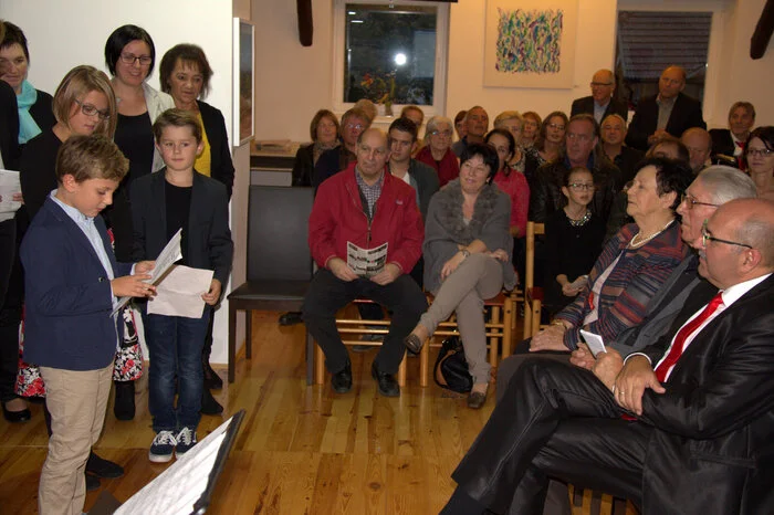 Mehr als 100 Gäste besuchten die Vernissage.