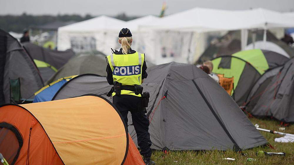 Eine Polizistin auf dem Bråvalla-Festival.