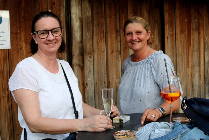 Hundert Besucher konnten im Zelt Platz nehmen.