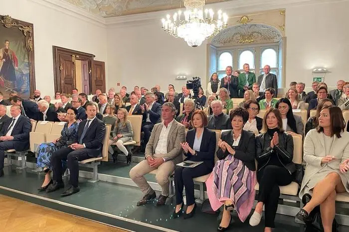 Weitere Bilder vom Regierungswechsel ...