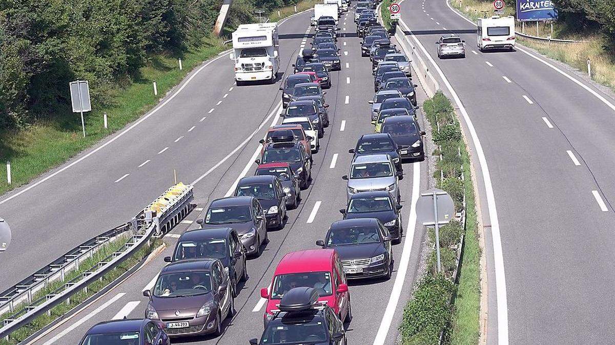 Stau auf der A11 (Archivbild)