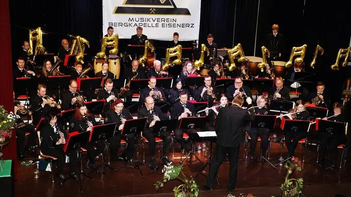 Die Bergmusikkapelle Eisenerz hat sich zum Jubiläum ein Konzert geschenkt.