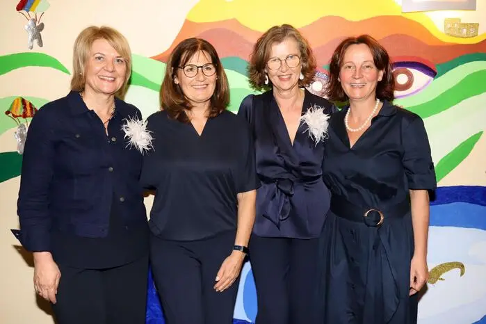 Im Februar 2009 trafen sich nach dem Turnen im Bügelzimmer von Andrea Vidoni (2.v. links), Isabella Penz (4.Stimme), Jutta Anderwald (Sopran) und Michaela Hauser (Alt) zur ersten Chorprobe!
