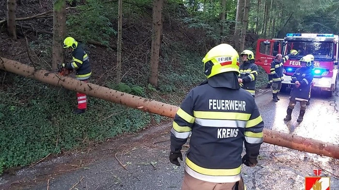 Klicken Sie sich durch die Fotos der Unwettereinsätze der FF Krems bei Voitsberg!