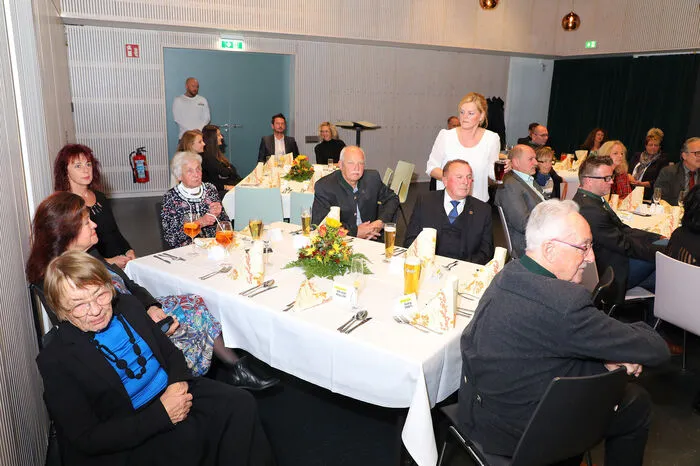 Aus drei Abgangsgemeinden wurde eine gemeinsame Kommune, die, laut Stadtgemeinde, "nicht mehr nur verwalten konnte, sondern aktiv gestaltet." Im Rahmen einer Festveranstaltung wurde auf das letzte Jahrzehnt zurückgeblickt, um den Fokus noch besser in die Zukunft richten zu können.