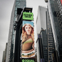Spotify macht mit Esther Graf in New York Werbung