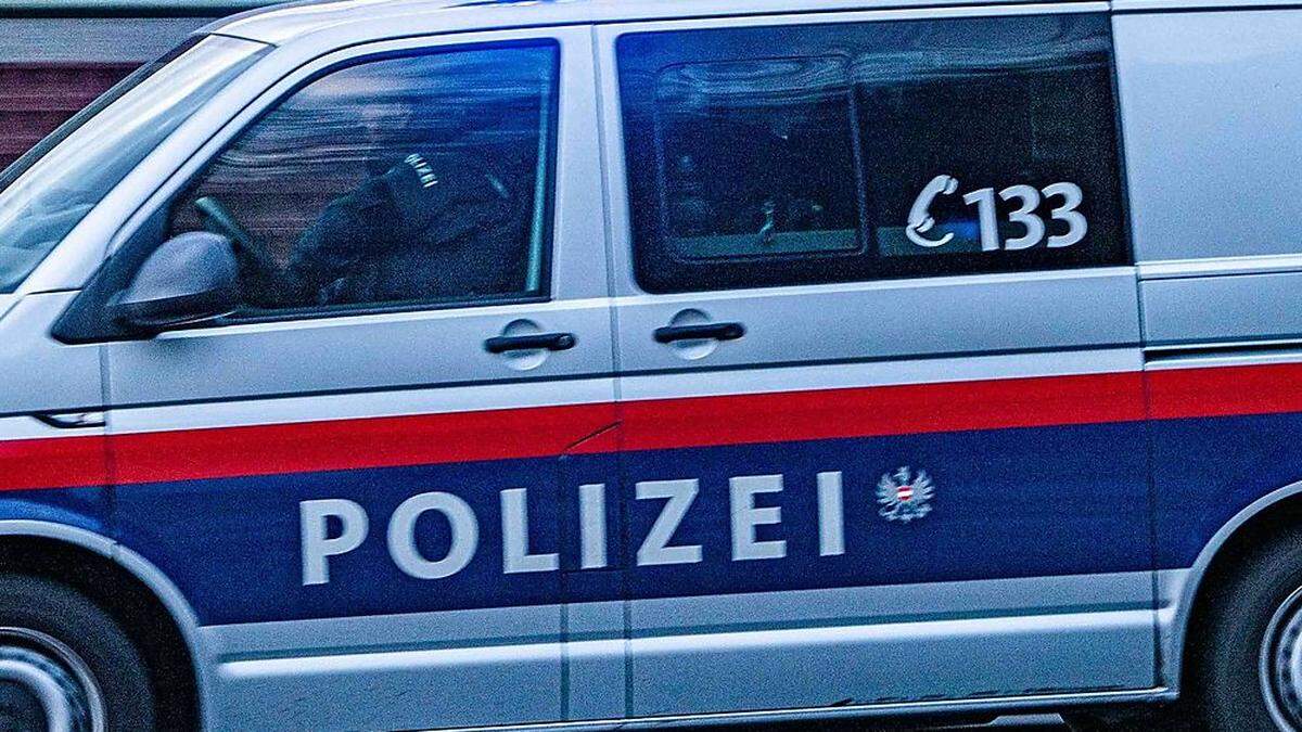 Polizei ermittelt in Sachen ünzraub einer Lanzenwaschanlage