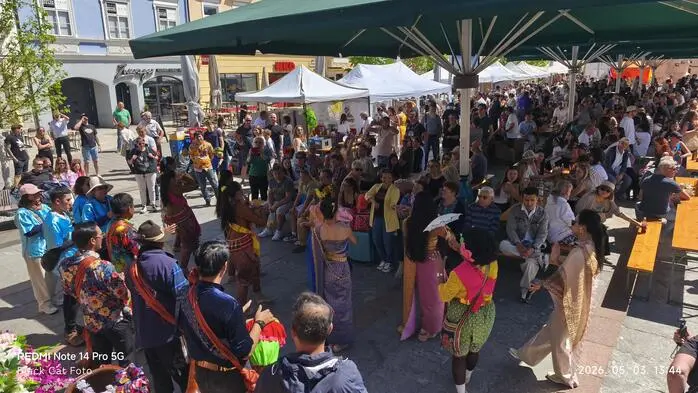 Am ersten Maiwochende war der Leobener Hauptplatz voll. Nicht zuletzt aufgrund des Thai Food und Kultur Festivals, das Hunderte Besucherinnen und Besucher anlockte.