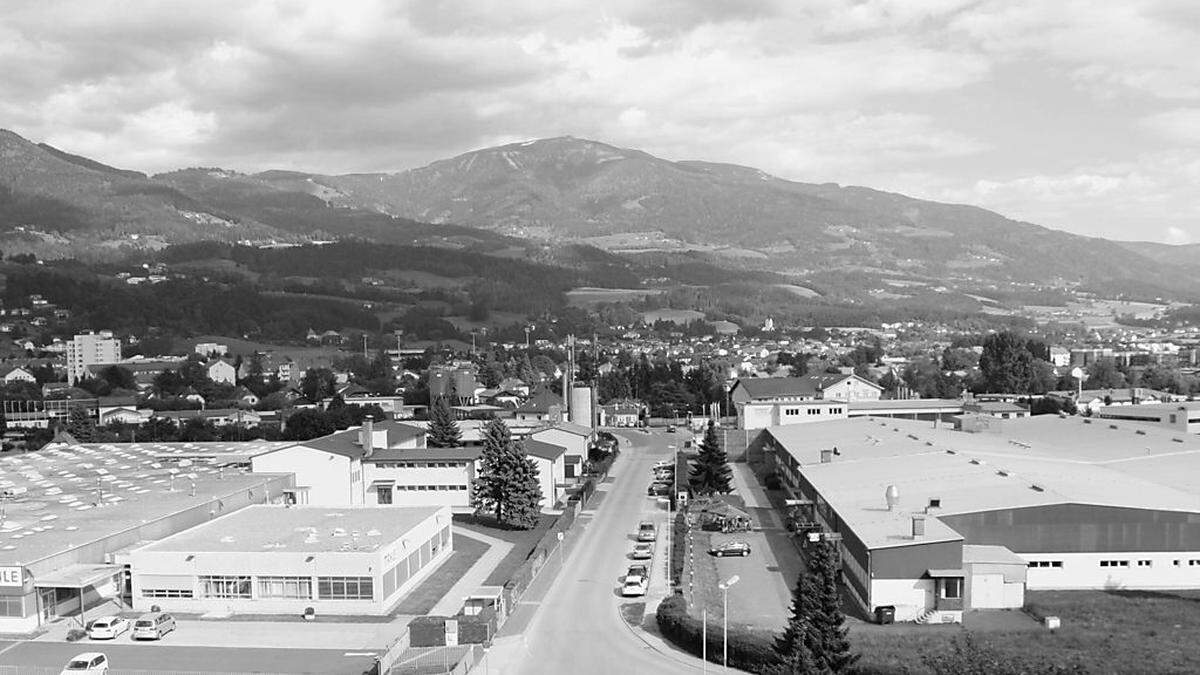 In der Wolfsberger Lagerstraße gab es ab 1939 ein Internierungs- lager, das nach dem Krieg die Briten übernahmen