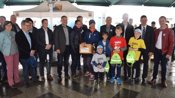 Trotz schlechten Wetters starteten die Kinder mit Begeisterung bei der Safety-Tour-2019, die von Alexander Debeletz und Heribert Uhl mit dem Bezirks- und Landesteam des Steirischen Zivilschutzverbandes durchgeführt wurde.