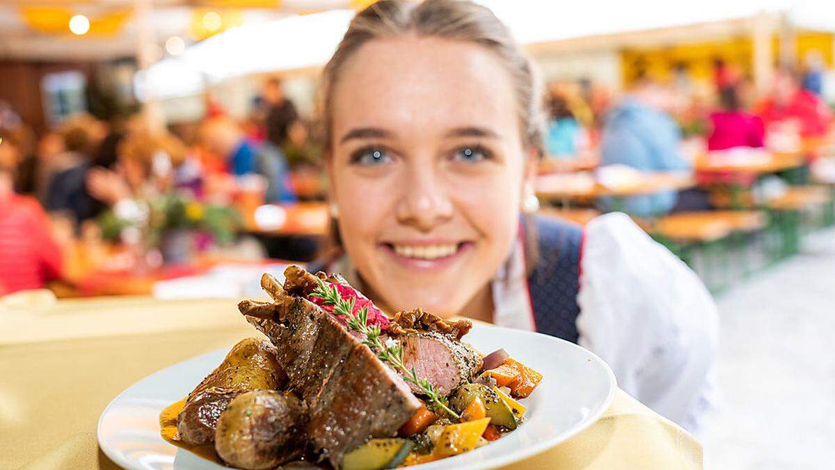 Vielseitig zubereitete Köstlichkeiten vom Glocknerlamm locken Besucher am Wochenende nach Heiligenblut