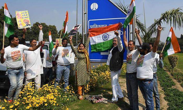Indischer Protest vor der pakistanischen Botschaft in Dheli