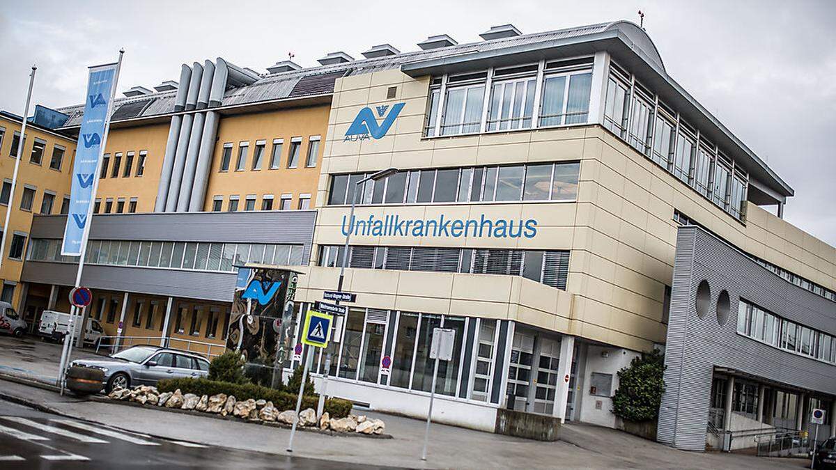 Der Schwerverletzte wird im UKH Klagenfurt behandelt