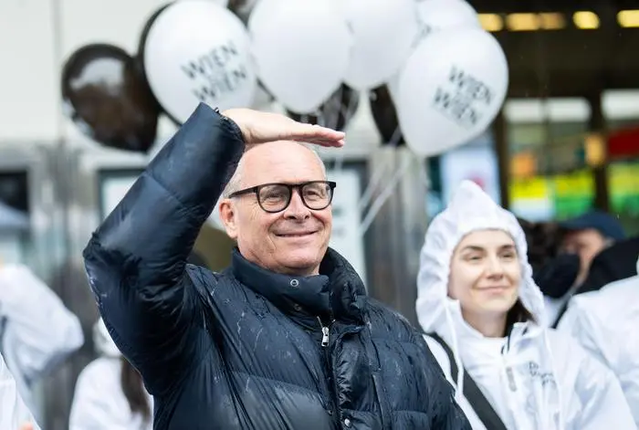 ABD0137_20250425 - WIEN - ÖSTERREICH: ÖVP-Spitzenkandidat Karl Mahrer am Freitag, 25. April 2025, anl. des ÖVP Wien Wahlkampffinales in Wien. - FOTO: APA/GEORG HOCHMUTH