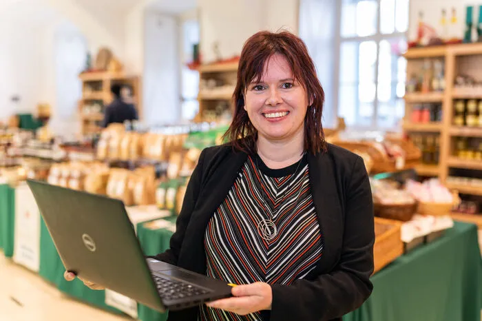 Petra Höfler aus Bad Schwanberg ist Grafikdesignerin und Rinderbäuerin