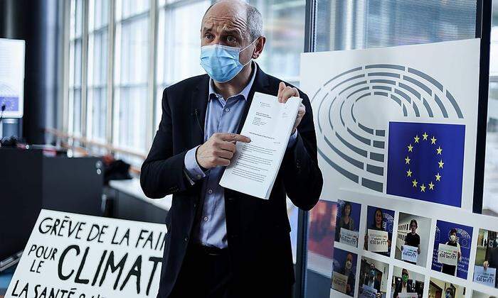 Hungerstreik für Klima und Gesundheit: EU-Abgeordneter Pierre Larrouturou