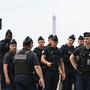 Polizisten vor der Eröffnung der olympischen Spiele in Paris