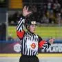 Eishockey, Championshockeyleague, 20231115, EHC Red Bull München - Genf Geneve-Servette HC. Im Bild Schiedsrichter Christian OFNER. München Olympiaeisstadion München Bayern Deutschland *** Ice hockey, Champions Hockey League, 20231115, EHC Red Bull Munich Geneva Geneve Servette HC In the picture Referee Christian OFNER Munich Olympic Ice Stadium Munich Bavaria Germany Copyright: Passion2Press/MarkusxFischerx