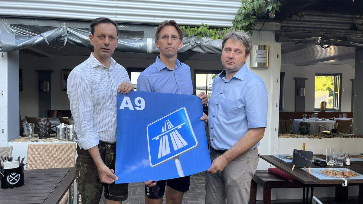 Ernst Gödl (Bezirksparteiobmann, Nationalratsabgeordneter und Vizebürgermeister von Dobl-Zwaring), Joachim Schnabel (Bezirksparteiobmann, Nationalratsabgeordneter und Bürgermeister von Lang) und Gerald Holler (Landtagsabgeordneter)