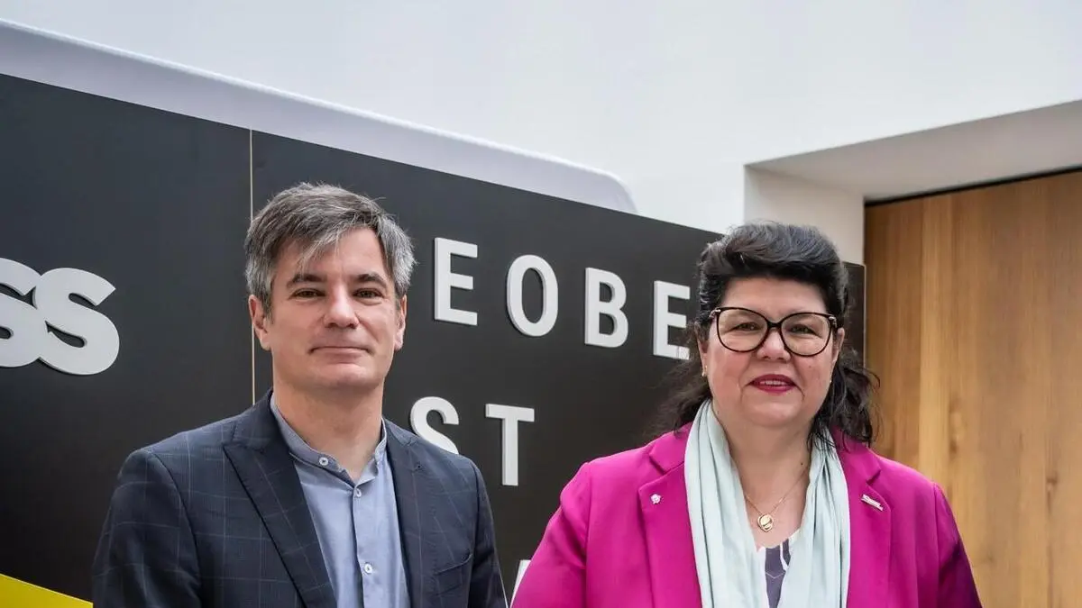 SPÖ-Nationalratsabgeordneter Wolfgang Moitzi und Dritte Landtagspräsidentin Helga Ahrer setzen sich für eine rasche Verbesserungen auf der betroffenen Linie 870 ein