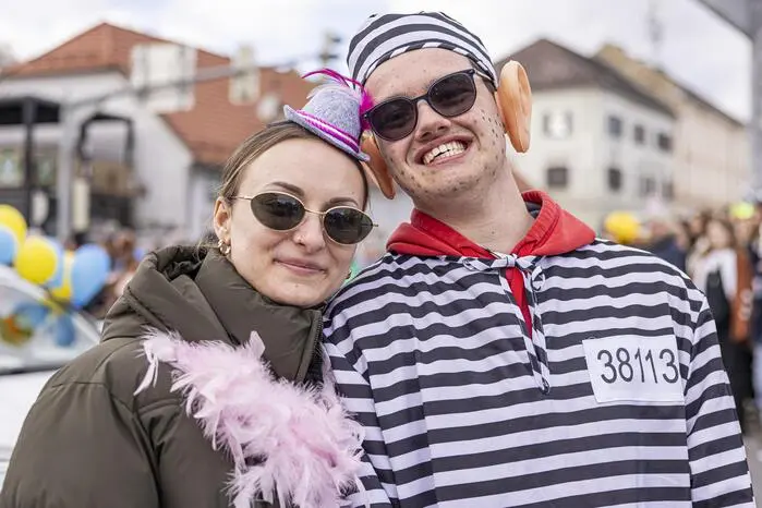 Bitte klicken Sie sich durch die Bilder!