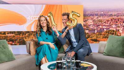 Couch-Jubiläum bei Cafe Puls  | Bianca Schwarzjirg, Florian Danner feiern als TV-Paar Österreichs 15 Jahre Moderation und 1.500 Mal um 2:30 Uhr Aufstehen   