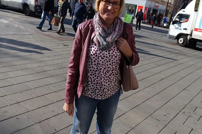 Die Kraubatherin Doris Offner hat ein ganz bestimmtes Motto: Jeder Mensch braucht irgendein Hobby. Und zu ihren zählt Einkaufen definitiv dazu, denn beim Vorbeigehen an Geschäften finde sie sich meistens etwas, das ihr gefällt. Jetzt im Herbst trage sie besonders gerne Naturfarben.