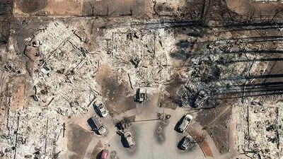 Die Siedlung in Santa Rosa (Sonoma County)  ist kaum mehr als solche zu erkennen. Die Stadt, in der etwa 175.000 Menschen leben, ist besonders stark betroffen