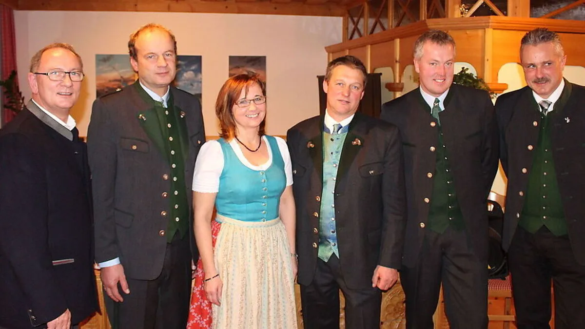 Die neue ÖVP-Spitze von Bad Mitterndorf mit Landesparteigeschäftsführer Detlev Eisel-Eiselsberg (links) und Bunderat Günther Köberl (rechts)