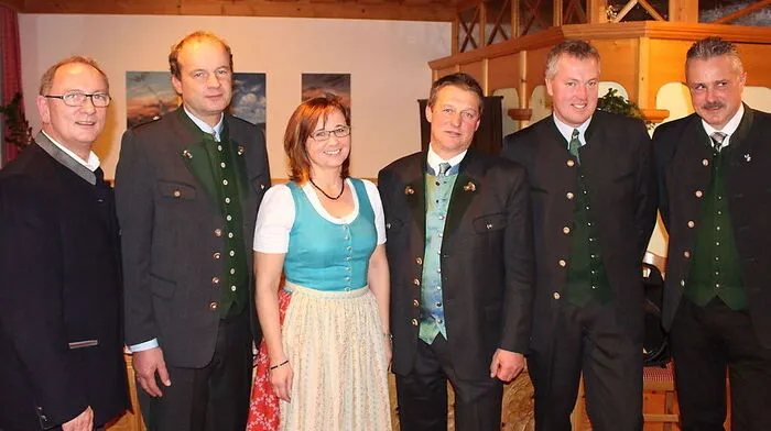 Die neue ÖVP-Spitze von Bad Mitterndorf mit Landesparteigeschäftsführer Detlev Eisel-Eiselsberg (links) und Bunderat Günther Köberl (rechts)