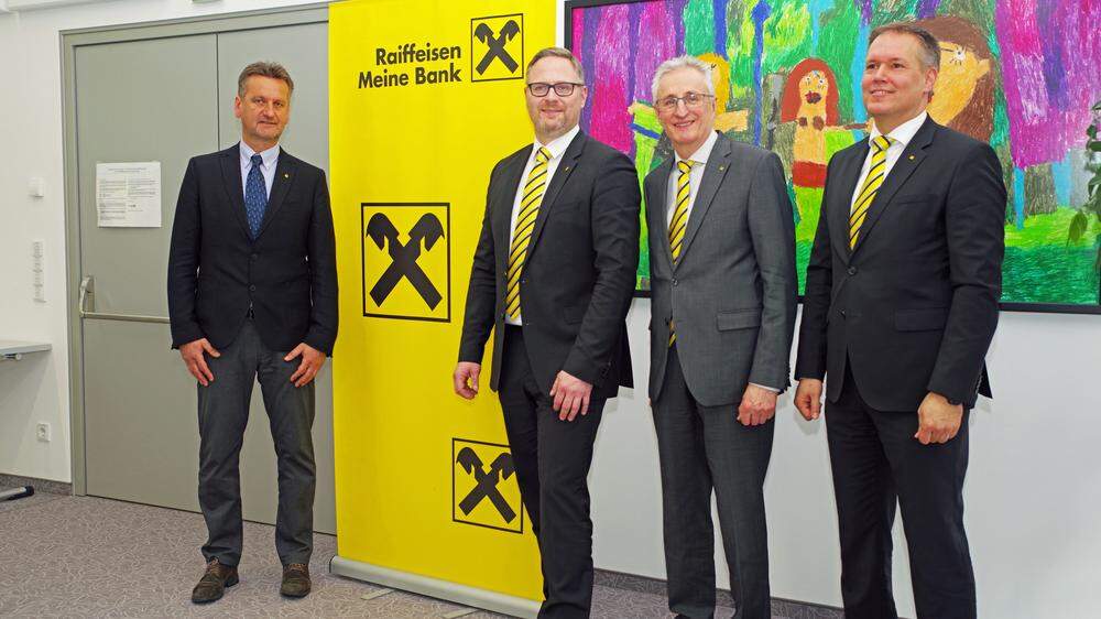 Von links: Obmann Stoppacher, Geschäftsleiter Baierling-Reisenauer und Franz Seitinger, Prokurist Schafferhofer