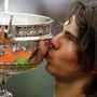 2005 küsste Nadal zum ersten Mal den Siegerpokal bei den French Open