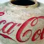 Arbeit von Ai Weiwei: Urne aus der Han- Dynastie mit Coca-Cola-Logo