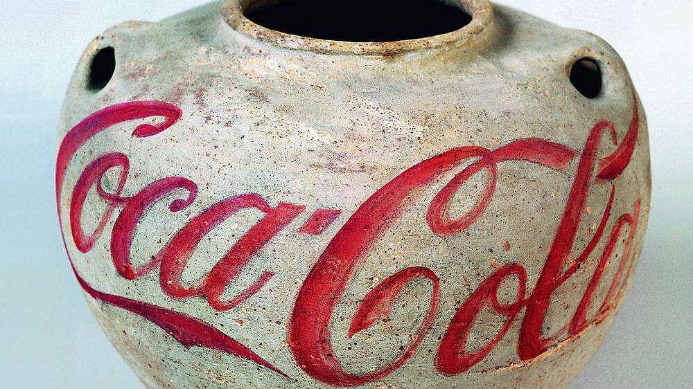 Arbeit von Ai Weiwei: Urne aus der Han- Dynastie mit Coca-Cola-Logo
