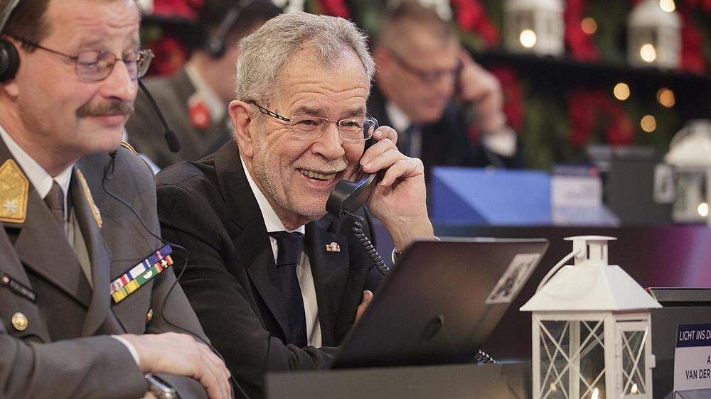 Bundespräsident Van der Bellen am Spendentelefon