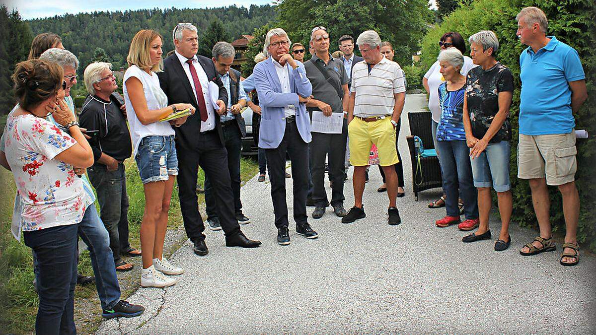 Zahlreiche Anrainer protestierten gegen den geplanten Bau in Reifnitz