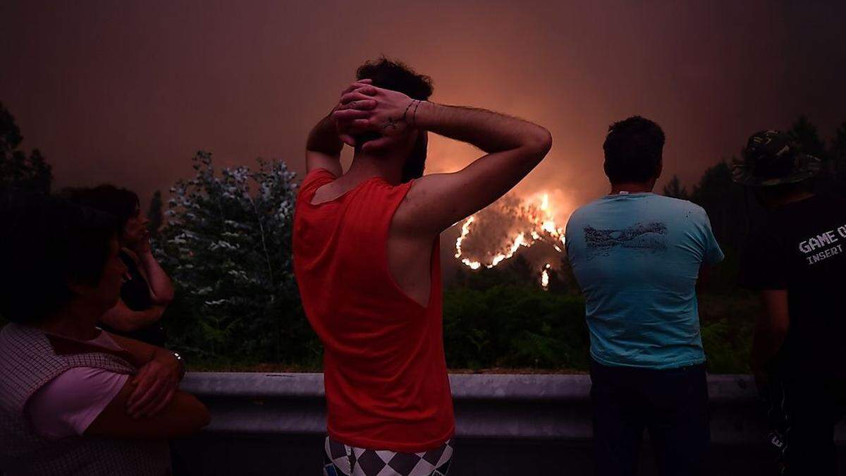 Noch kein Ende des Waldbrandes in Portugal in Sicht 