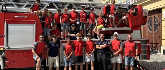 Mit der Jugend wird alle zwei Jahre ein Ausflug gemacht, heuer ging es nach Wien, Neben den Übungen gibt es auch ein Sommerfest mit Zeugnisprämierung