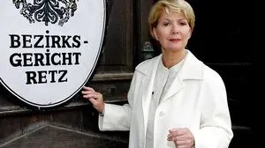 "Julia - Eine ungewöhnliche Frau"