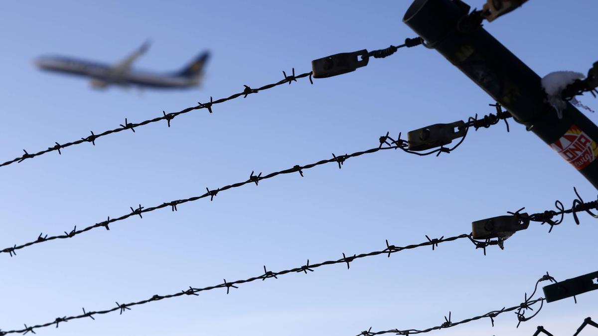 An vielen deutschen Flughäfen kommt es am Donnerstag wegen Protestaktionen der „Letzten Generation“ zu massiven Beeinträchtigungen