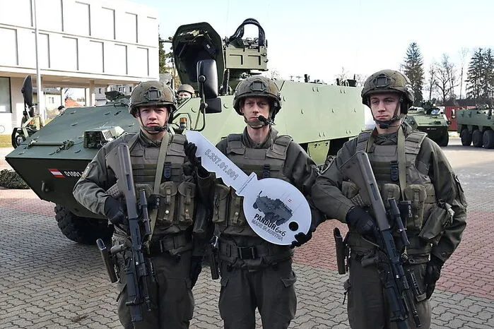 Erst Mitte Jänner waren die ersten Pandur "Evolution" dem Jägerbataillon 17 in Straß übergeben worden