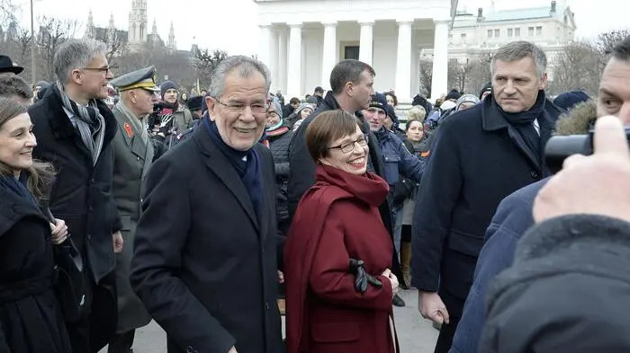 Nach der Angelobung ging es für Van der Bellen quer durch den Volksgarten zur Präsidentschaftskanzlei in der Hofburg.