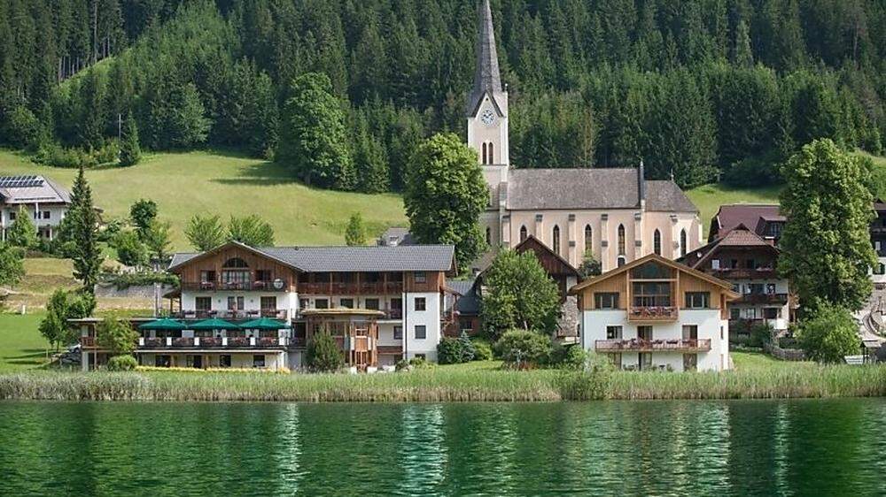 Im Genießerhotel „Die Forelle am Weißensee“ kocht Haubenkoch Hannes Müller energieautark vorwiegend Produkte, die Saison haben