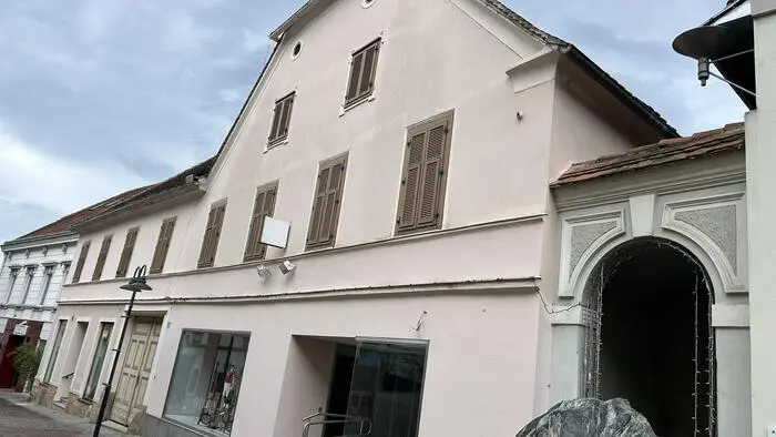 Um<strong> </strong>420.000 Euro lässt der Hartberger Gemeinderat die Ökopark Errichtungs GmbH das Mock-Haus in der Wiener Straße 4 kaufen