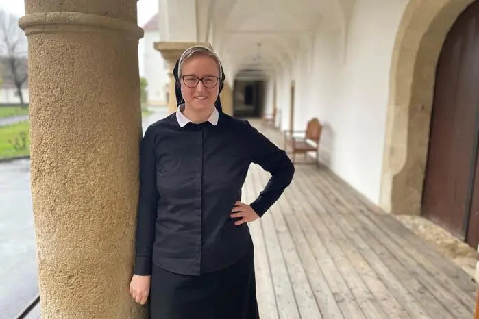 Schwester Sabine berichtete im Interview von ihrem Leben als Ordensfrau der Franziskaner auf Schloss Seggau in Leibnitz, räumte mit Klischees auf und erzählte, warum sie sich dafür entschieden hat.