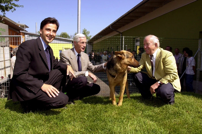 Eröffnung der neuen Arche mit dem damaligen Finanzstadtrat Nagl und Bürgermeister Stingl (2000)