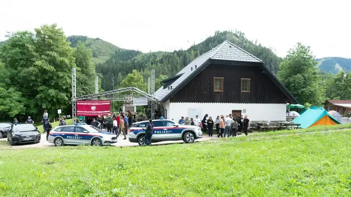 Ein Polizeieinsatz am Peršmanhof sorgte für Irritationen
