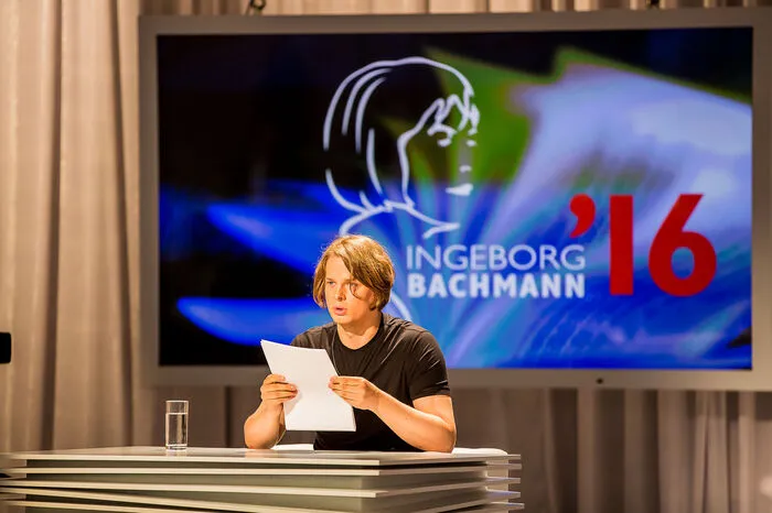 Jan Snela bei seiner Lesung