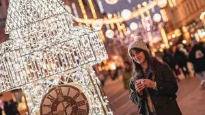 Der beliebte Fotopoint mit dem glitzernden Uhrturm wird auch heuer wieder beim Eisernen Tor zu finden sein